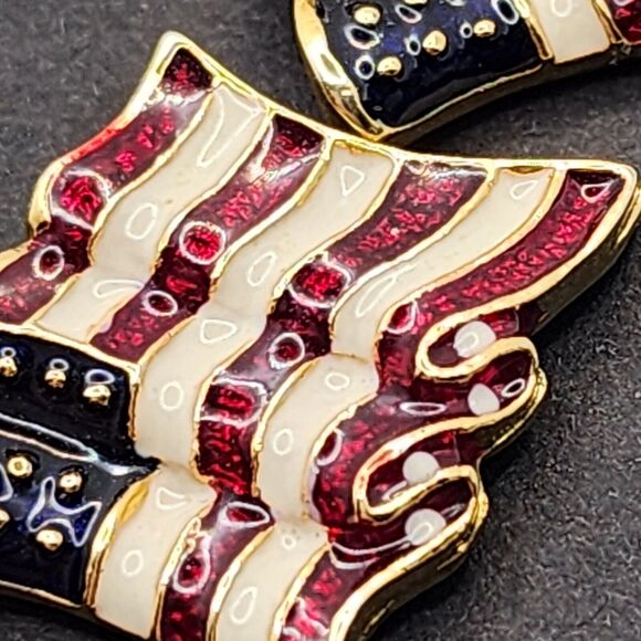 Vintage USA Waving Flags Enamel Red White Blue Gold Trim Pierced Earrings - Picture 5 of 5